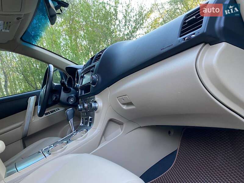 Позашляховик / Кросовер Toyota Highlander 2013 в Вінниці