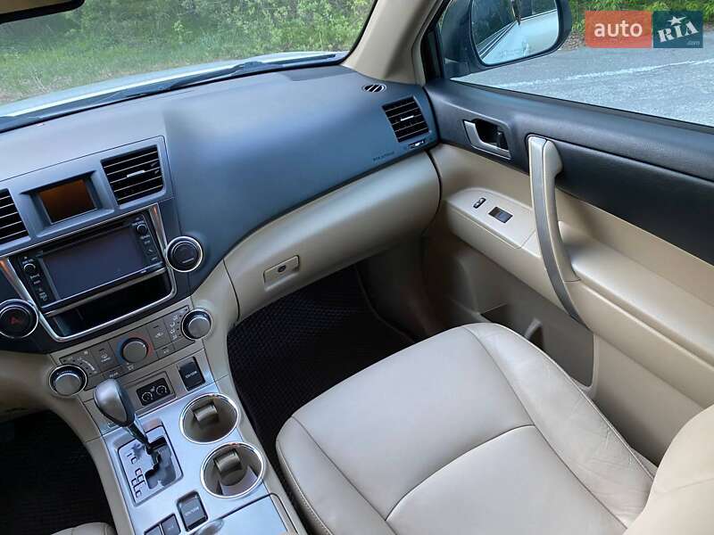 Позашляховик / Кросовер Toyota Highlander 2013 в Вінниці