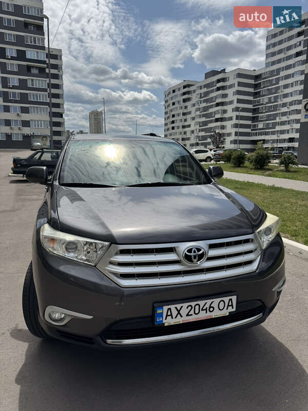 Позашляховик / Кросовер Toyota Highlander 2011 в Харкові