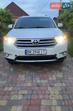 Внедорожник / Кроссовер Toyota Highlander 2013 в Ровно