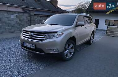 Внедорожник / Кроссовер Toyota Highlander 2012 в 