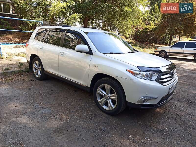 Внедорожник / Кроссовер Toyota Highlander 2011 в Запорожье