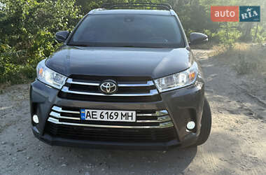 Внедорожник / Кроссовер Toyota Highlander 2019 в Днепре