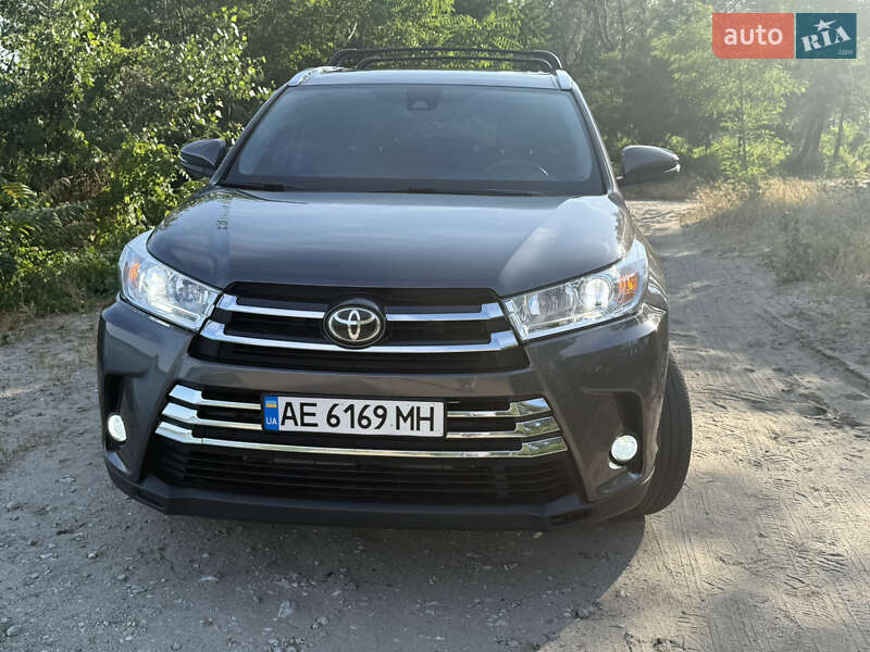 Toyota Highlander 2019