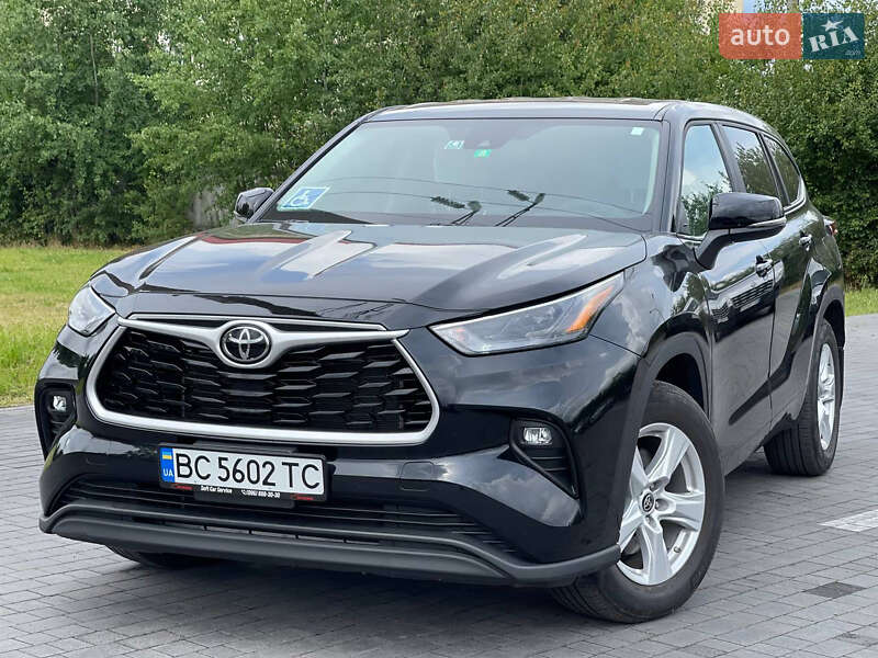 Внедорожник / Кроссовер Toyota Highlander 2023 в Львове