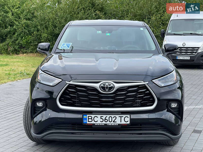 Внедорожник / Кроссовер Toyota Highlander 2023 в Львове