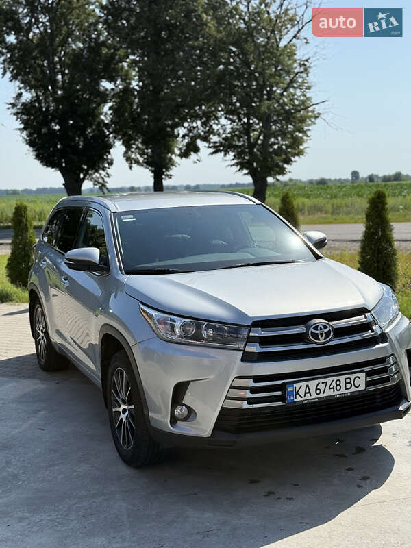 Toyota Highlander 2019
