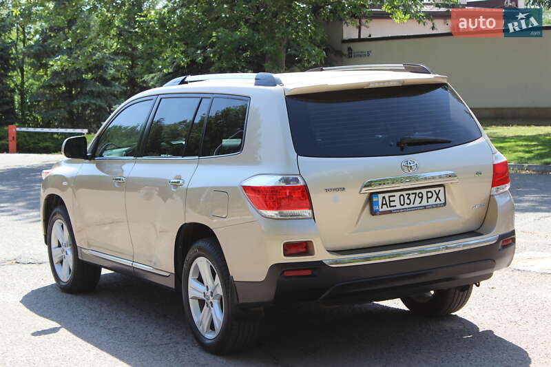 Внедорожник / Кроссовер Toyota Highlander 2011 в Днепре