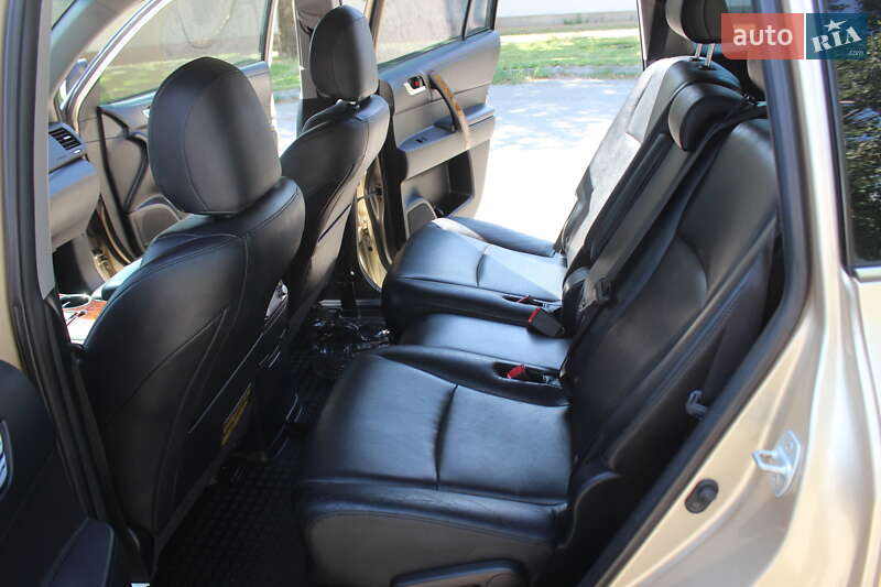 Внедорожник / Кроссовер Toyota Highlander 2011 в Днепре
