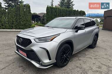 Позашляховик / Кросовер Toyota Highlander 2023 в 