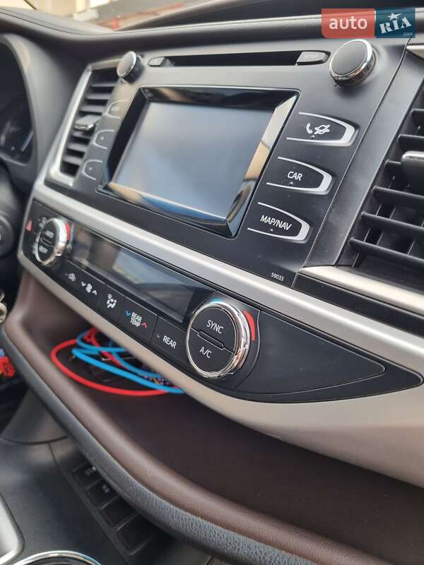 Позашляховик / Кросовер Toyota Highlander 2014 в Апостоловому