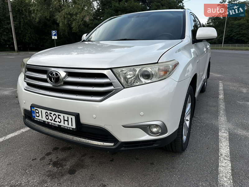 Позашляховик / Кросовер Toyota Highlander 2011 в Полтаві