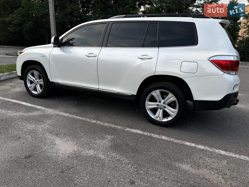 Позашляховик / Кросовер Toyota Highlander 2011 в Полтаві
