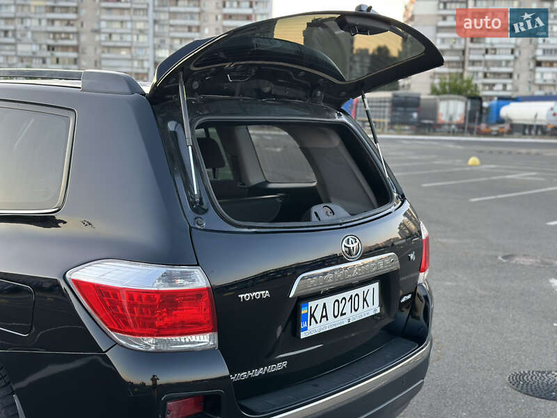 Позашляховик / Кросовер Toyota Highlander 2011 в Києві