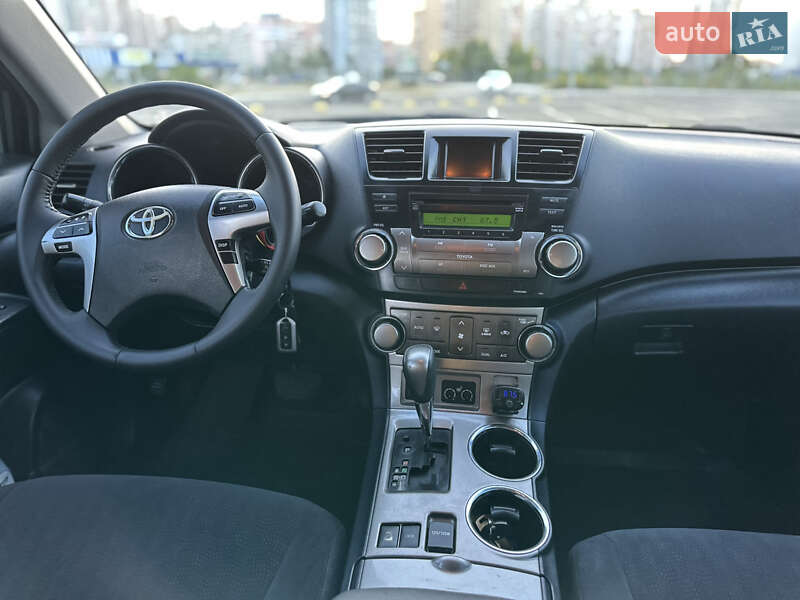 Позашляховик / Кросовер Toyota Highlander 2011 в Києві