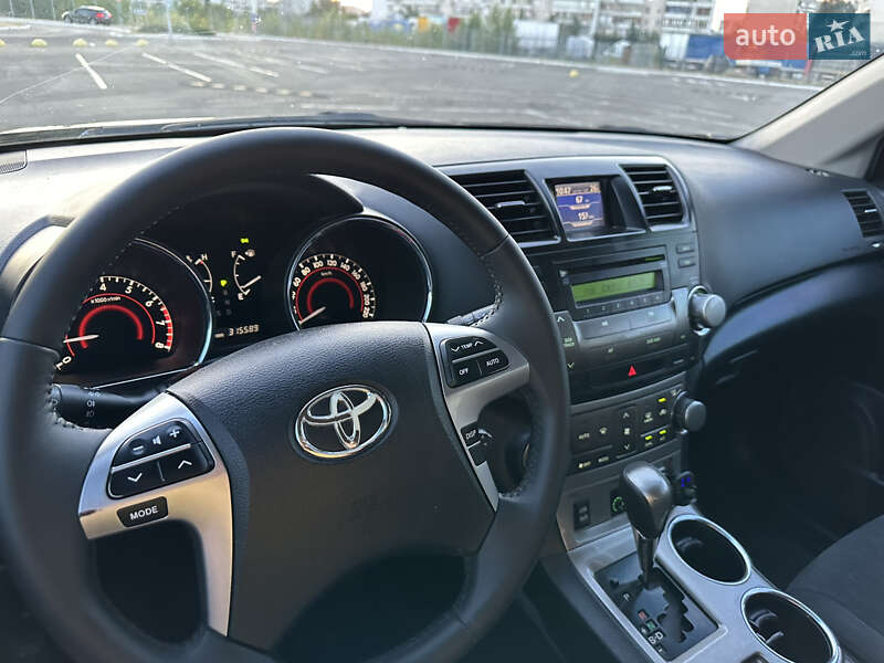 Позашляховик / Кросовер Toyota Highlander 2011 в Києві