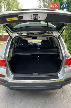 Внедорожник / Кроссовер Toyota Highlander 2013 в 