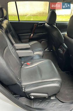 Внедорожник / Кроссовер Toyota Highlander 2013 в 