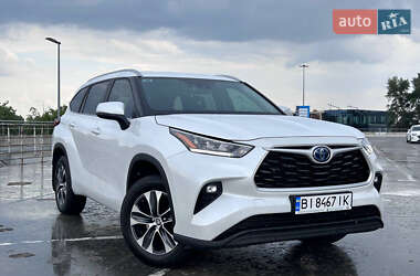 Позашляховик / Кросовер Toyota Highlander 2023 в 