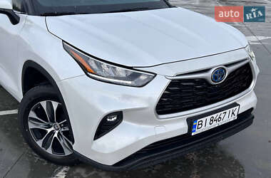 Позашляховик / Кросовер Toyota Highlander 2023 в 