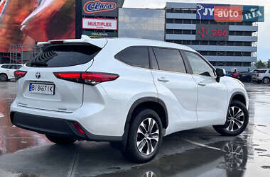 Позашляховик / Кросовер Toyota Highlander 2023 в 