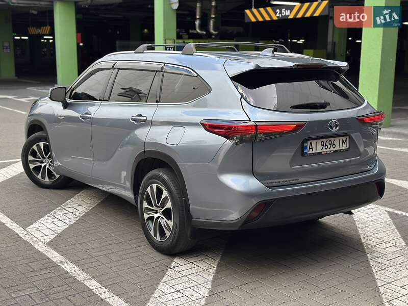 Внедорожник / Кроссовер Toyota Highlander 2021 в Киеве