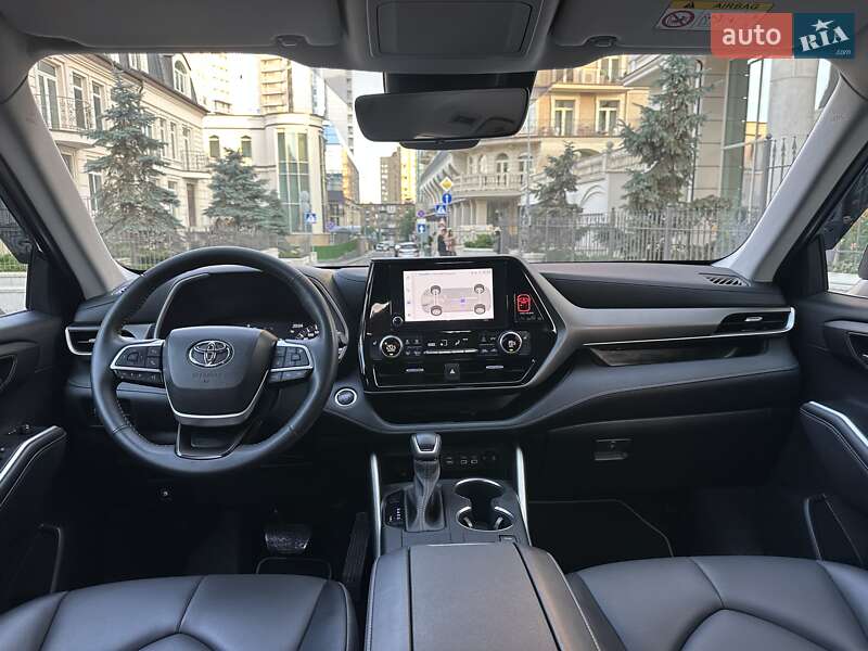 Внедорожник / Кроссовер Toyota Highlander 2022 в Киеве