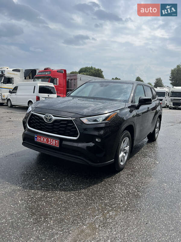 Внедорожник / Кроссовер Toyota Highlander 2020 в 
