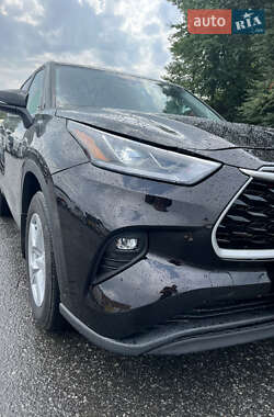 Внедорожник / Кроссовер Toyota Highlander 2020 в 