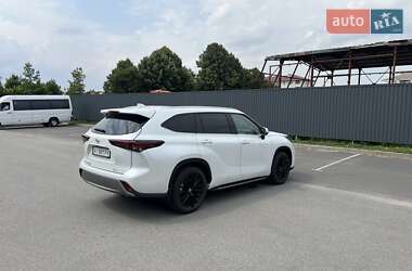 Внедорожник / Кроссовер Toyota Highlander 2025 в 