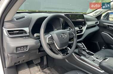 Внедорожник / Кроссовер Toyota Highlander 2025 в 