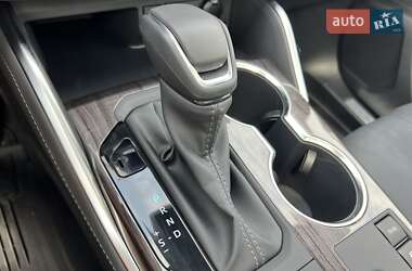 Внедорожник / Кроссовер Toyota Highlander 2025 в 