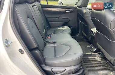 Внедорожник / Кроссовер Toyota Highlander 2025 в 