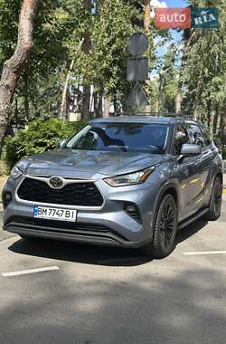 Позашляховик / Кросовер Toyota Highlander 2020 в Білогородці