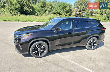 Позашляховик / Кросовер Toyota Highlander 2021 в Полтаві