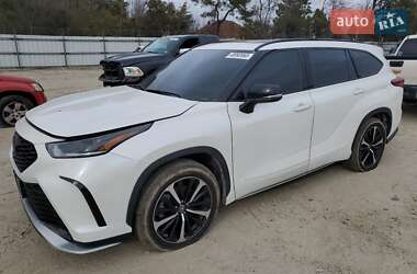 Toyota Highlander 2021