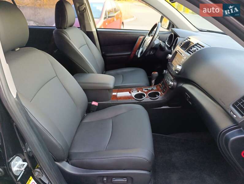 Позашляховик / Кросовер Toyota Highlander 2012 в Черкасах