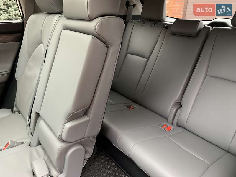 Позашляховик / Кросовер Toyota Highlander 2020 в Кривому Розі