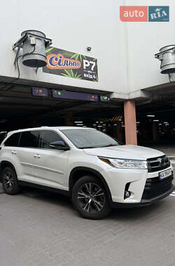 Позашляховик / Кросовер Toyota Highlander 2018 в Києві