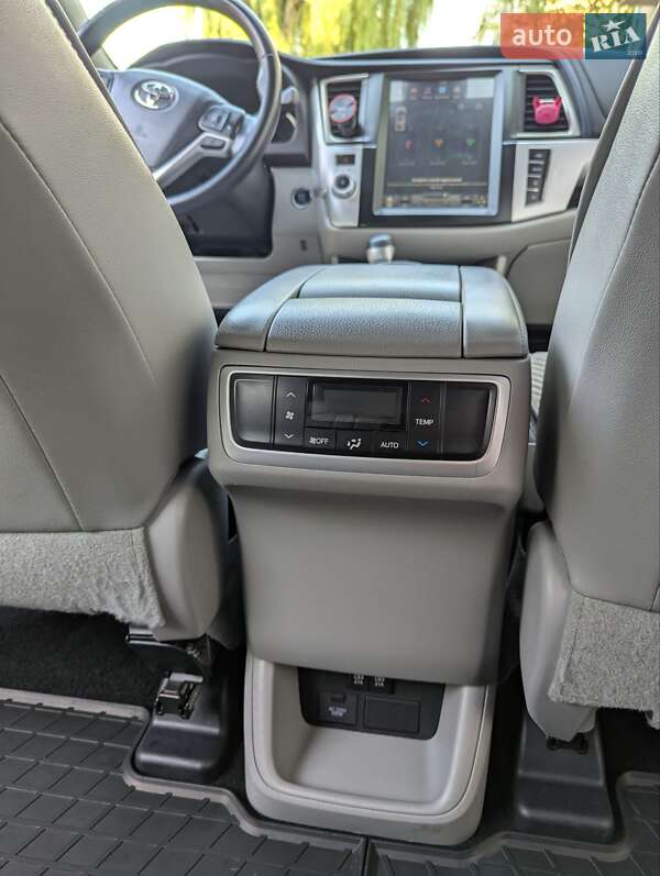 Позашляховик / Кросовер Toyota Highlander 2018 в Івано-Франківську фото 22 Позашляховик / Кросовер Toyota Highlander 2018 в Івано-Франківську