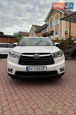 Внедорожник / Кроссовер Toyota Highlander 2014 в Хмельницком