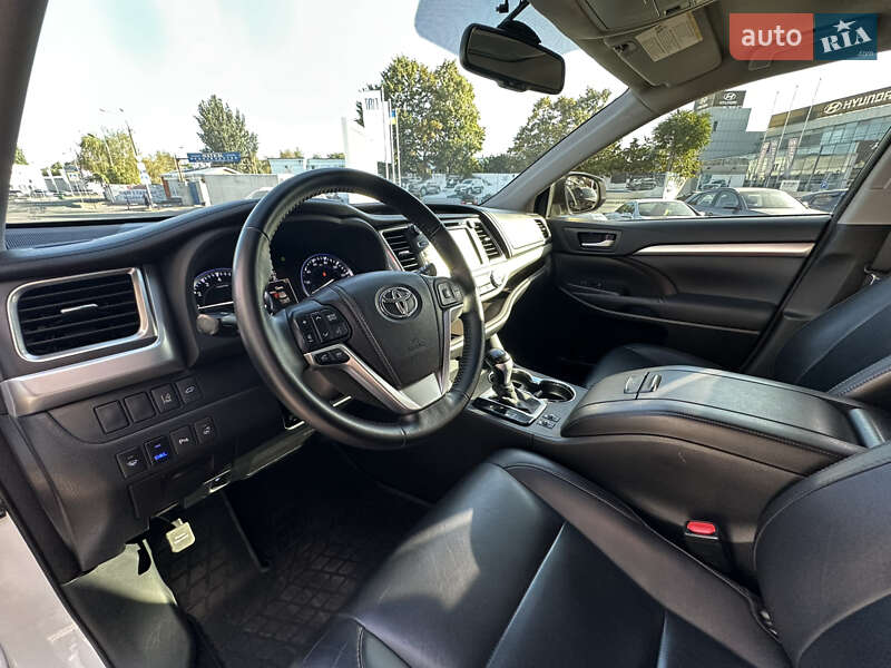 Внедорожник / Кроссовер Toyota Highlander 2014 в Днепре фото 17 Внедорожник / Кроссовер Toyota Highlander 2014 в Днепре