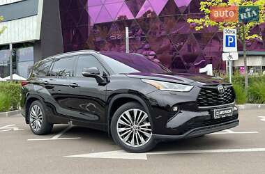 Позашляховик / Кросовер Toyota Highlander 2021 в Києві