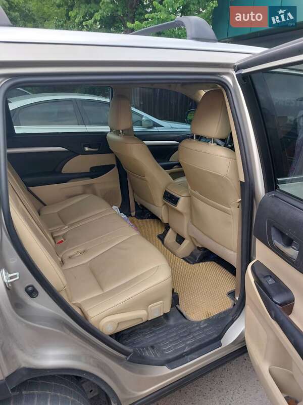 Позашляховик / Кросовер Toyota Highlander 2015 в Гайсину фото 4 Позашляховик / Кросовер Toyota Highlander 2015 в Гайсину