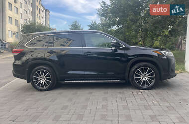Позашляховик / Кросовер Toyota Highlander 2019 в Могилів-Подільському