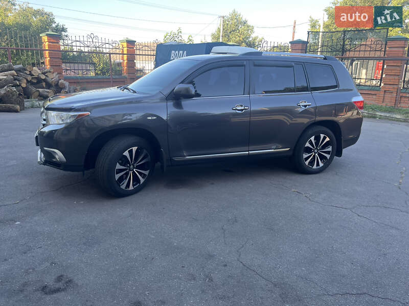 Внедорожник / Кроссовер Toyota Highlander 2012 в Днепре