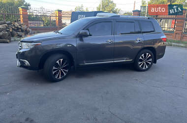 Внедорожник / Кроссовер Toyota Highlander 2012 в 