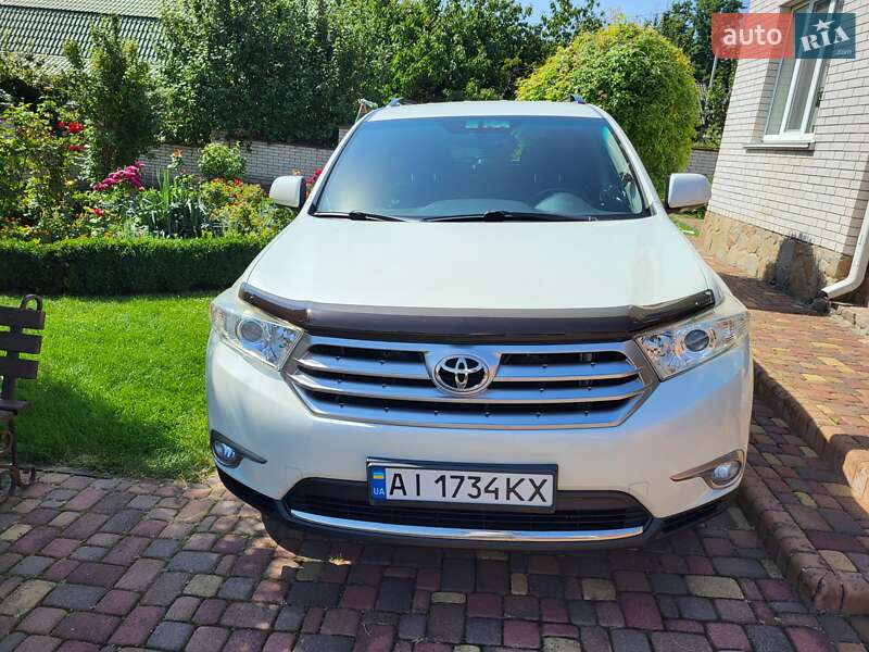 Внедорожник / Кроссовер Toyota Highlander 2011 в Обухове