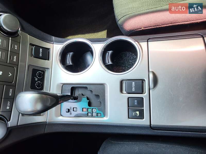 Внедорожник / Кроссовер Toyota Highlander 2011 в Обухове