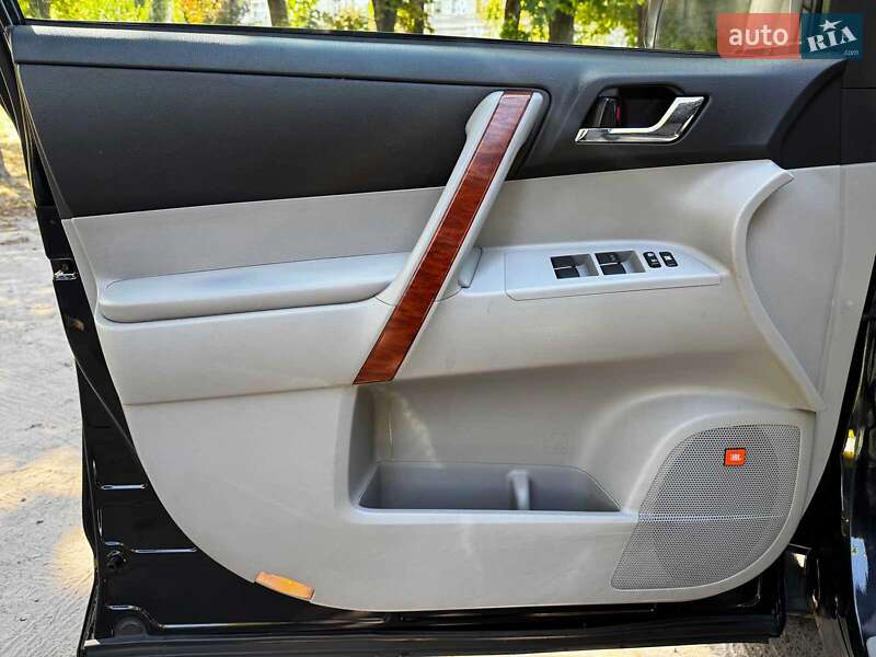 Внедорожник / Кроссовер Toyota Highlander 2008 в Киеве
